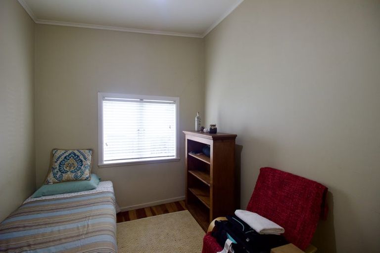 Photo of property in 2/6 Spencer Road, Pinehill, Auckland, 0632