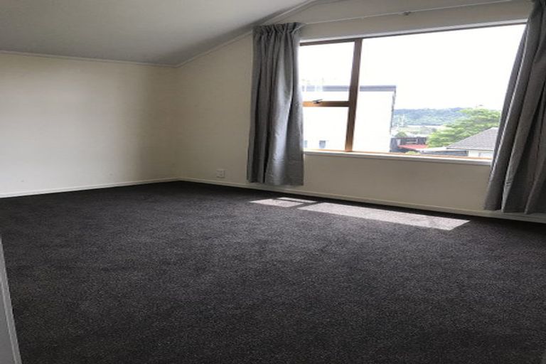 Photo of property in 1/19 Tree View Avenue, Glenfield, Auckland, 0629