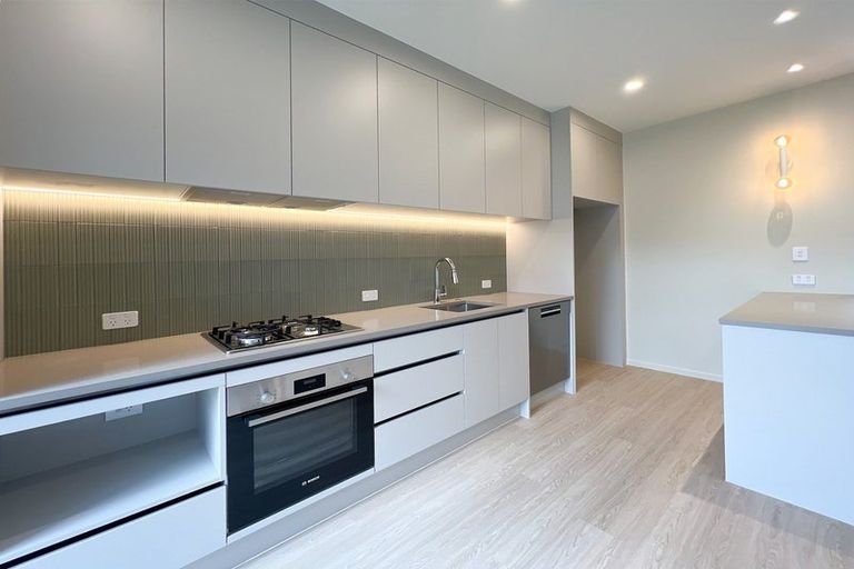 Photo of property in 46a Tiroroa Avenue, Te Atatu South, Auckland, 0610