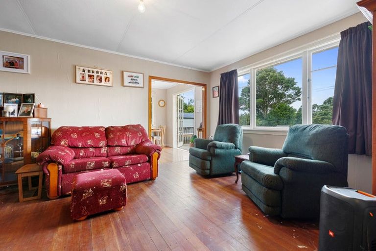 Photo of property in 16 Cumming Street, Okato, 4335