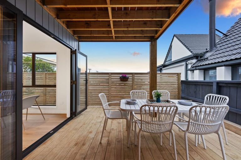 Photo of property in 42b Takutai Avenue, Half Moon Bay, Auckland, 2012