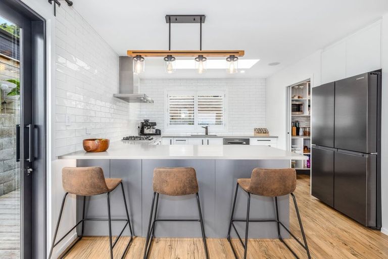 Photo of property in 74 Kotare Street, Waikanae, 5036