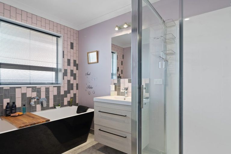 Photo of property in 14 Deans Place, Amberley, 7410