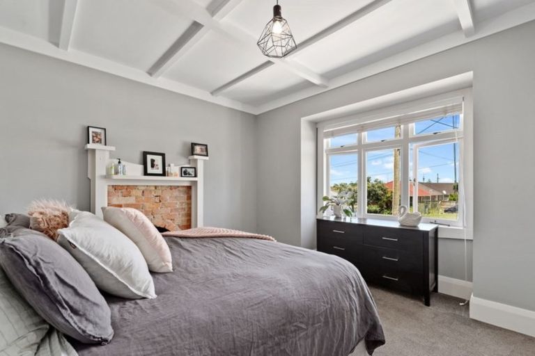 Photo of property in 8 Creamer Avenue, Belmont, Auckland, 0622