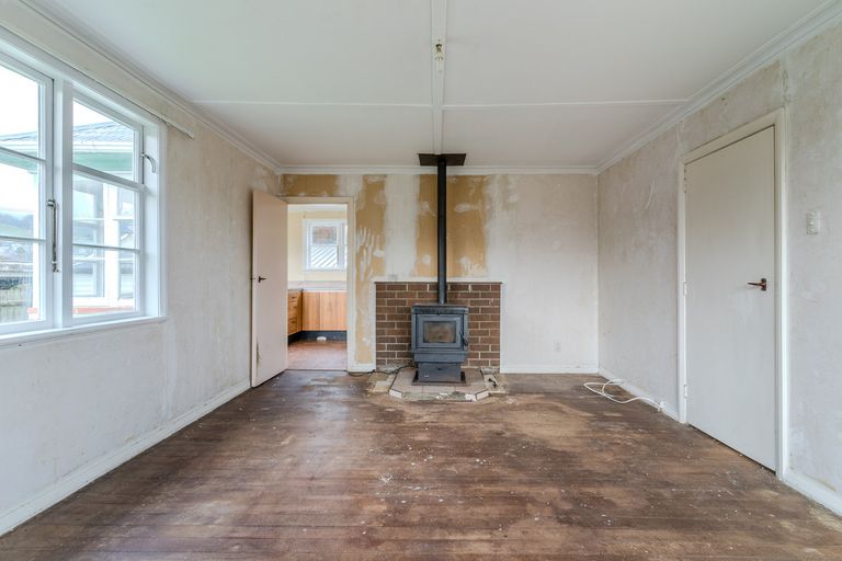 Photo of property in 44 Brighton Road, Green Island, Dunedin, 9018