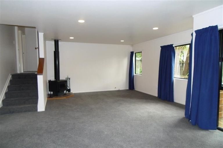 Photo of property in 2/32 Nigel Road, Browns Bay, Auckland, 0630