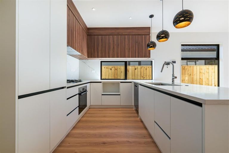 Photo of property in 21 Whakairo Crescent, Gulf Harbour, 0930