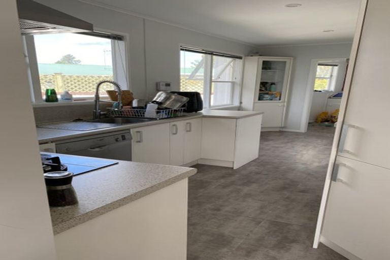 Photo of property in 6 Moehau Grove, Trentham, Upper Hutt, 5018