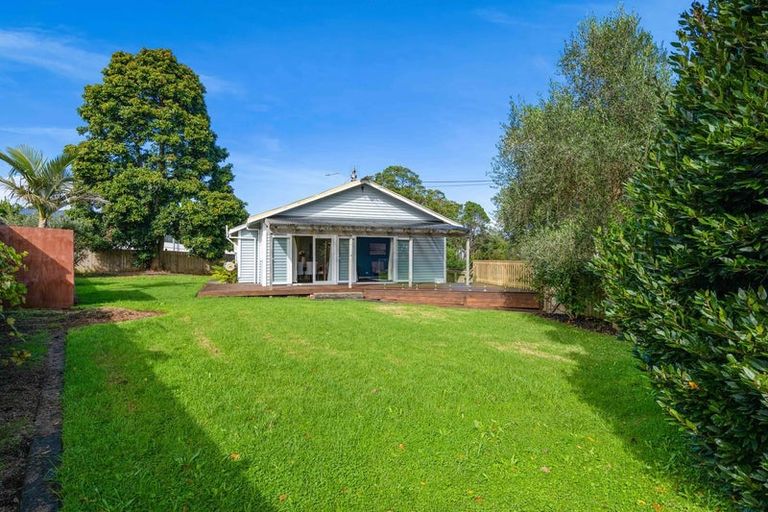Photo of property in 33 Baring Terrace, Strandon, New Plymouth, 4312