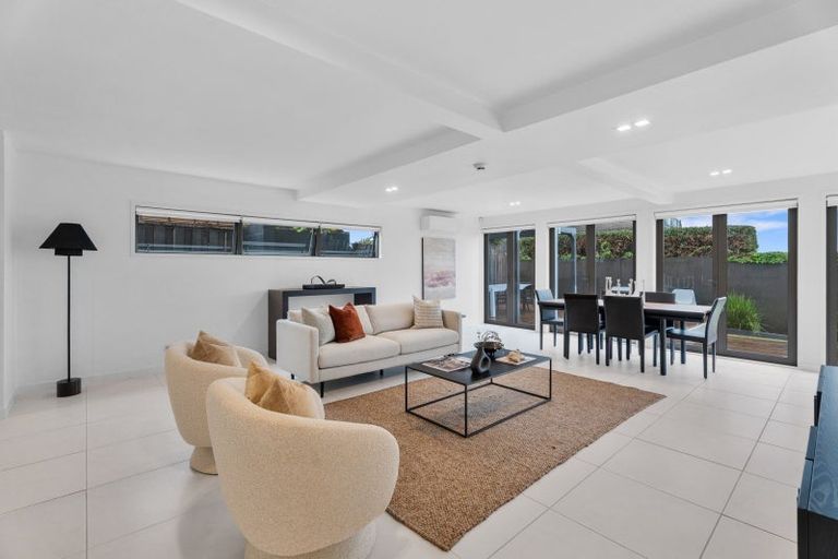 Photo of property in 1 Endymion Place, Half Moon Bay, Auckland, 2012