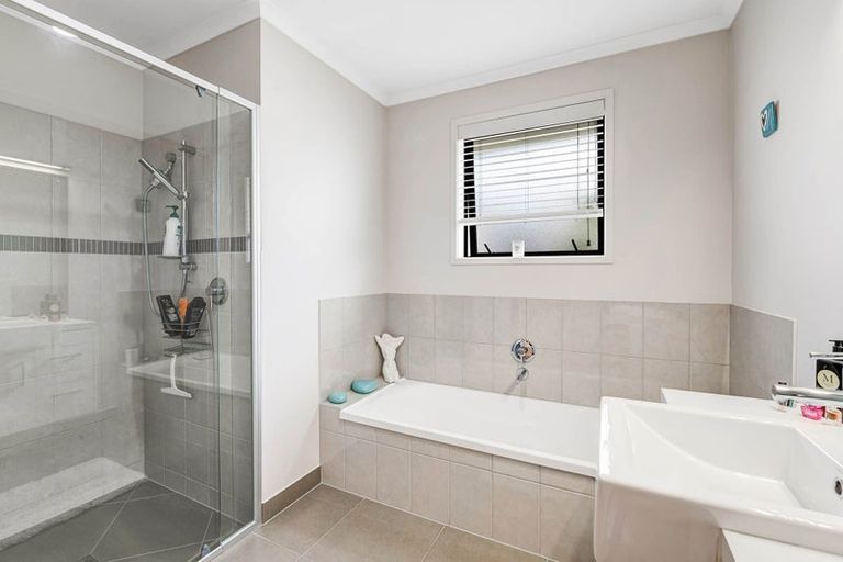Photo of property in 33 Riverleigh Drive, Snells Beach, 0920