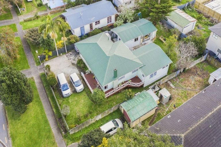 Photo of property in 541 Massey Road, Mangere, Auckland, 2022