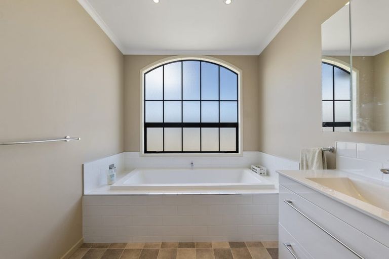 Photo of property in 79 Turuturu Road, Hawera, 4610