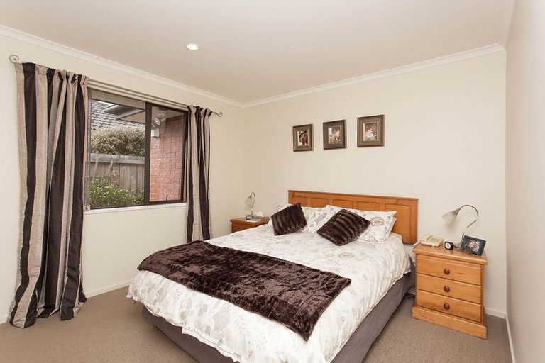 Photo of property in 11 Parkside Crescent, Northwood, Christchurch, 8051