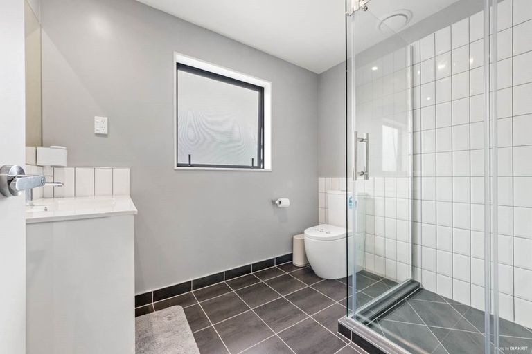 Photo of property in 16 Kearns Drive, Hobsonville, Auckland, 0616