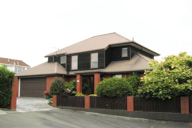 Photo of property in 7 Derenzy Place, Avonhead, Christchurch, 8042