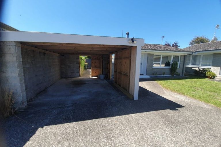 Photo of property in 2/18 Nelson Street, Papakura, 2110