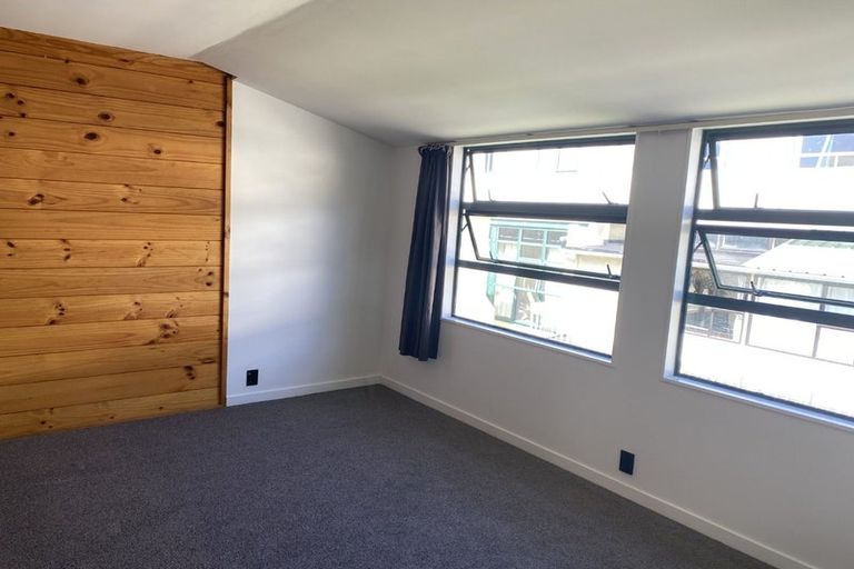 Photo of property in Te Awhina Apartments, 28/22u Sussex Street, Mount Cook, Wellington, 6021