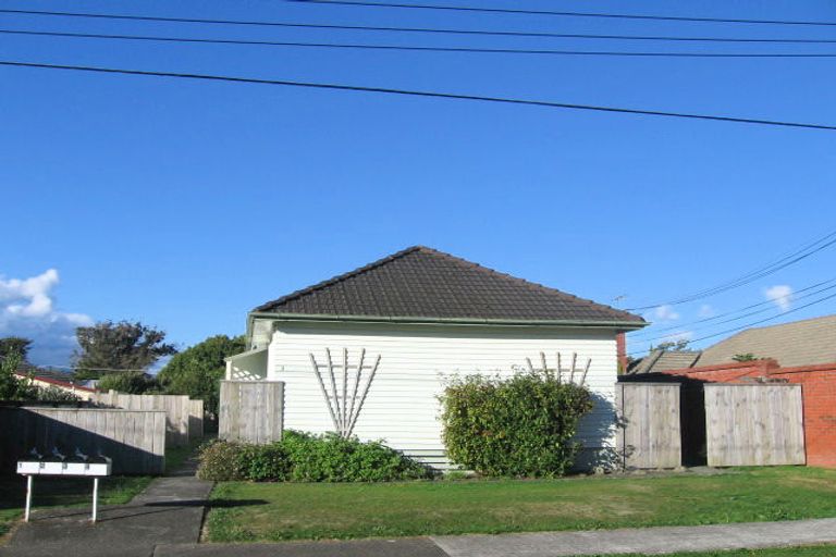 Photo of property in 2/3 Huia Grove, Elderslea, Upper Hutt, 5018