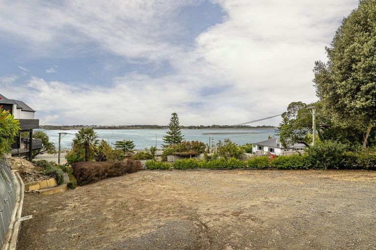 Photo of property in 4 The Brae, Mount Pleasant, Christchurch, 8081