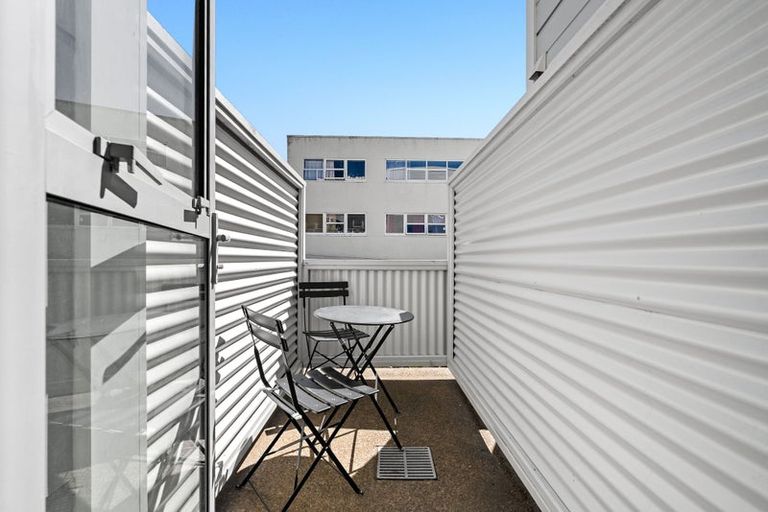 Photo of property in 33 Karo Drive, Te Aro, Wellington, 6011