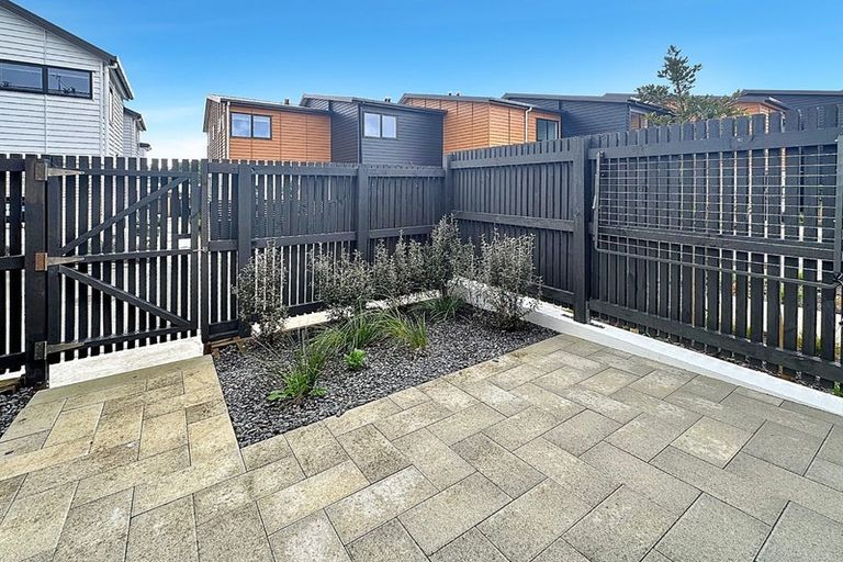 Photo of property in 25 Whati Lane, Henderson, Auckland, 0612