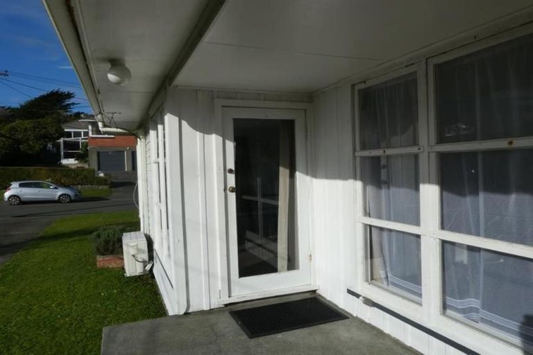 Photo of property in 11a Oswald Crescent, Paparangi, Wellington, 6037