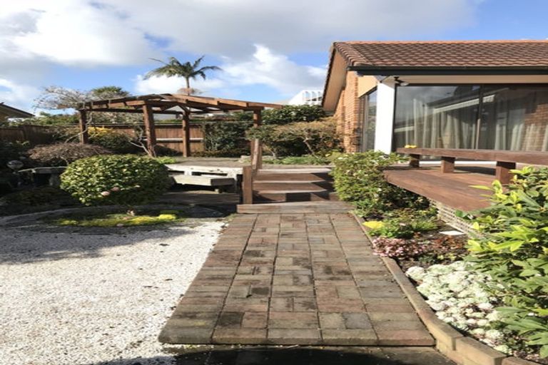 Photo of property in 56 Oliver Road, Eastern Beach, Auckland, 2012