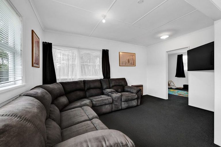 Photo of property in 59 Camberwell Road, Hawera, 4610