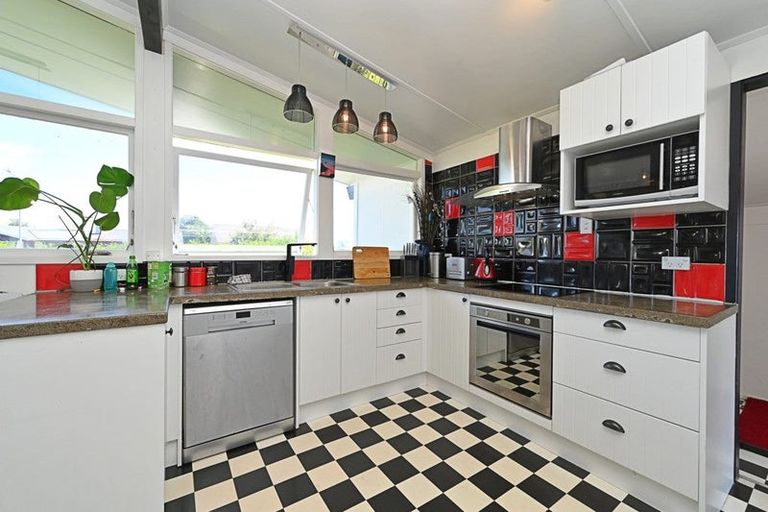 Photo of property in 65 Freyberg Avenue, Tamatea, Napier, 4112