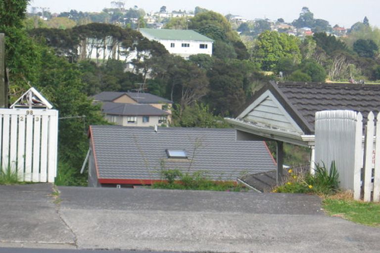 Photo of property in 2/98 Birkenhead Avenue, Birkenhead, Auckland, 0626