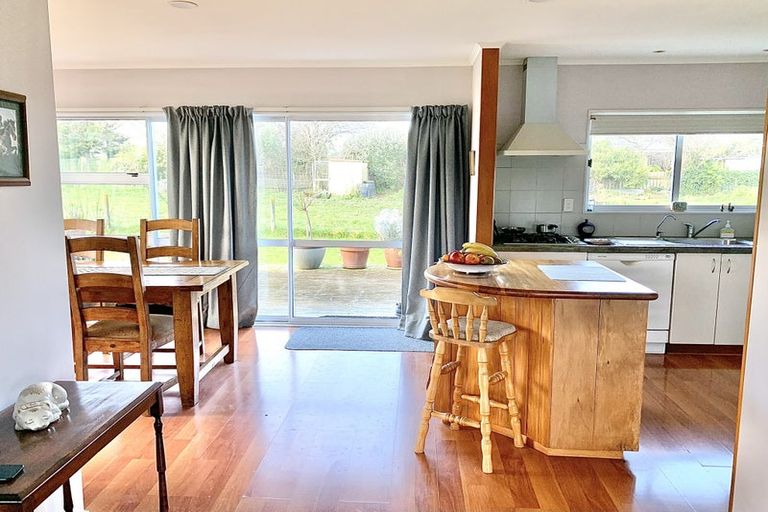 Photo of property in 28 Leeton Drive, Waipukurau, 4200
