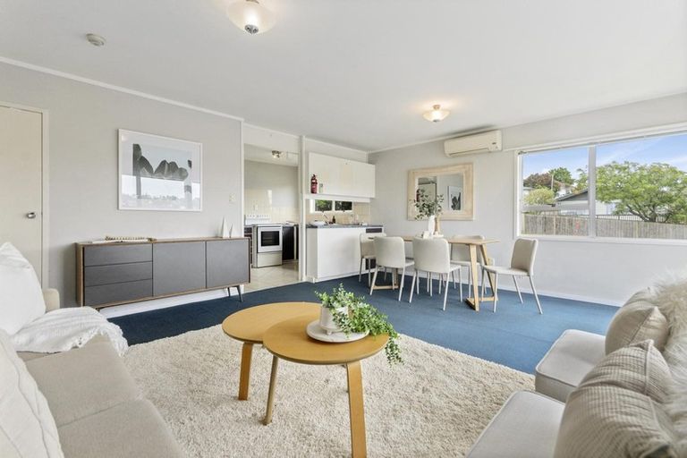 Photo of property in 42 Reynella Drive, Massey, Auckland, 0614