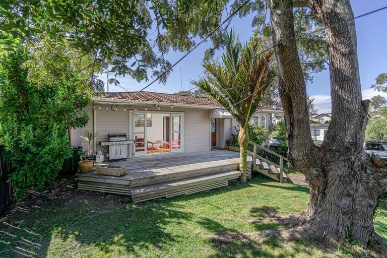 Photo of property in 18 Poto Street, Te Atatu South, Auckland, 0610