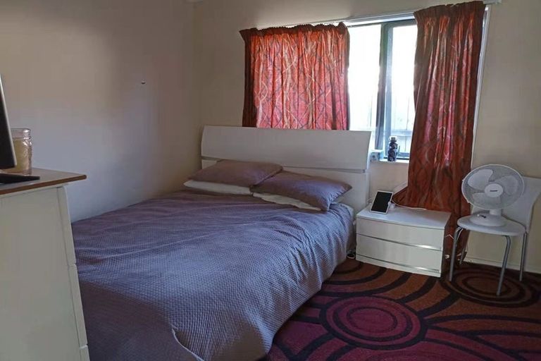 Photo of property in 12 Gunner Drive, Te Atatu Peninsula, Auckland, 0610