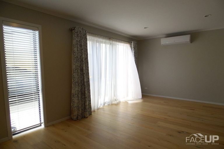 Photo of property in 213 Hobsonville Point Road, Hobsonville, Auckland, 0616