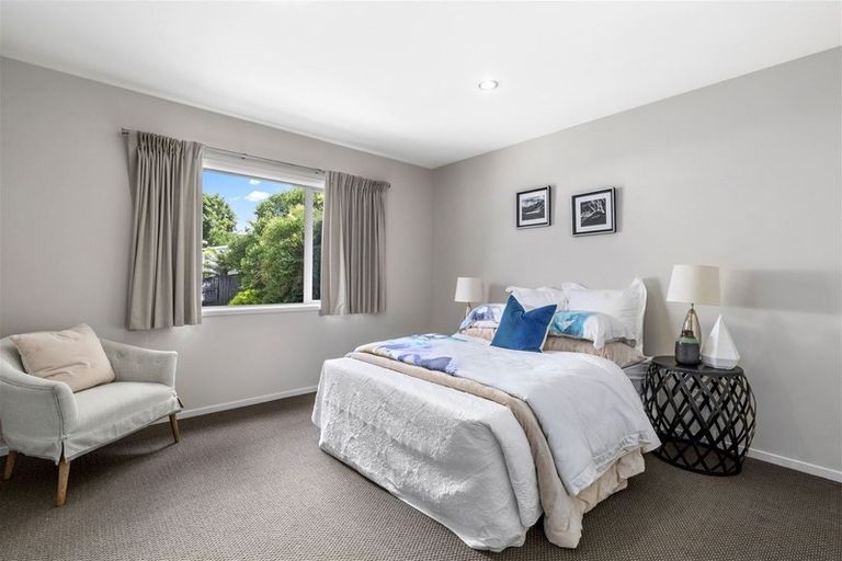 Photo of property in 280a East Coast Road, Forrest Hill, Auckland, 0620