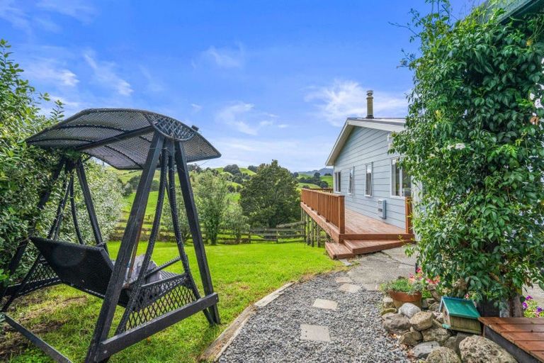Photo of property in 25 Mapuna Road, Tangiteroria, 0381