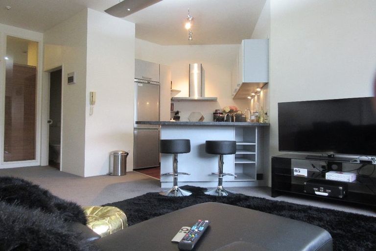 Photo of property in Endeavour Apartments, 19/125u Thorndon Quay, Pipitea, Wellington, 6011
