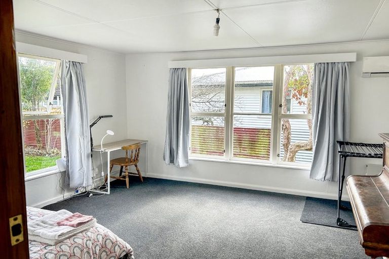 Photo of property in 21 Crewe Crescent, Hokowhitu, Palmerston North, 4410