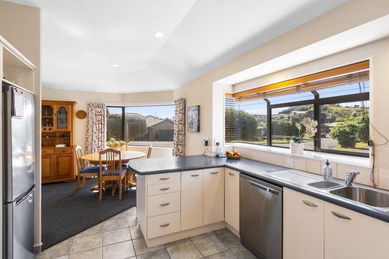 Photo of property in 52 Lorna Irene Drive, Raumati South, Paraparaumu, 5032