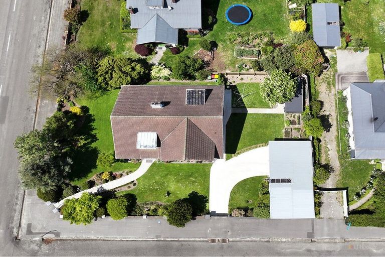 Photo of property in 17 Rhodes Street, Waimate, 7924