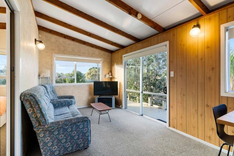 Photo of property in 316 Linton Crescent, Whangamata, 3620