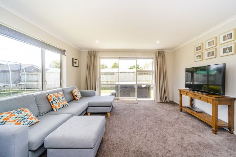 Photo of property in 14 Oak Crescent, Ashhurst, 4810