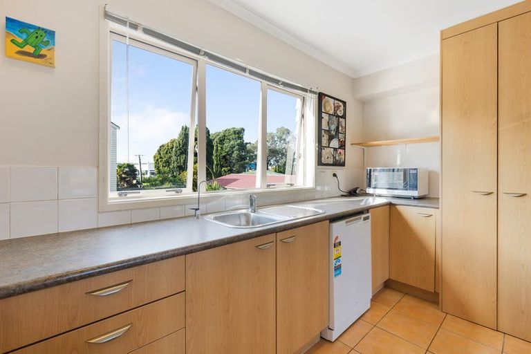 Photo of property in 10/4 Keeling Road, Henderson, Auckland, 0612