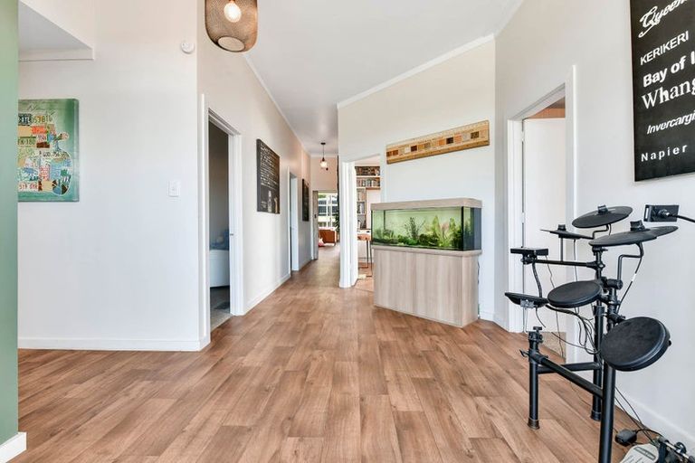 Photo of property in 4 Forlong Rise, Helensville, 0800