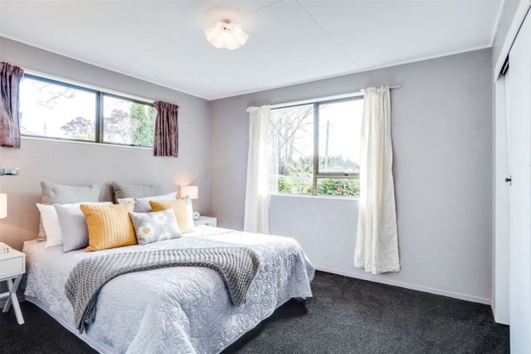 Photo of property in 22 Shanly Street, Waipawa, 4210