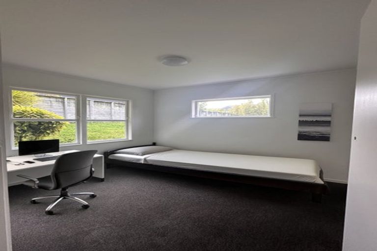 Photo of property in 2/7 Dakota Avenue, Beach Haven, Auckland, 0626