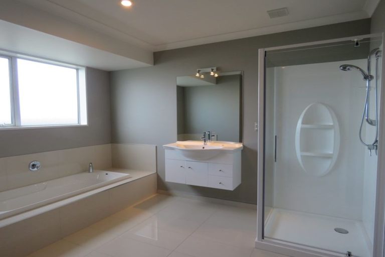 Photo of property in 75 Somerville Crescent, Aidanfield, Christchurch, 8025
