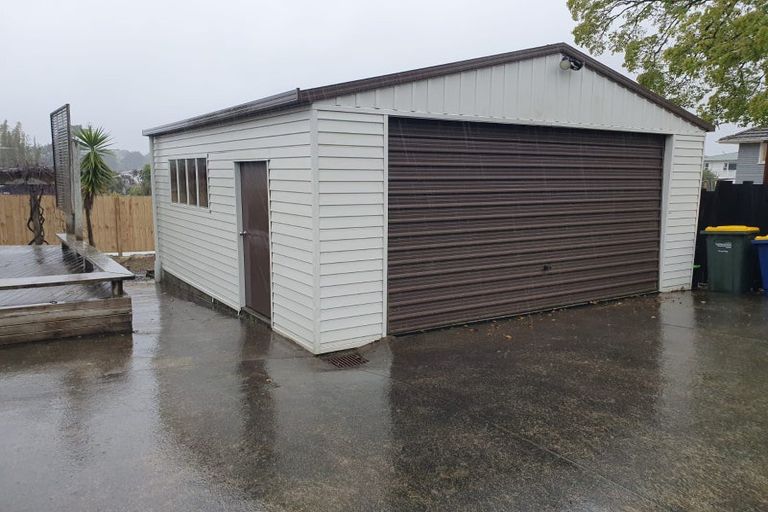 Photo of property in 71 Stottholm Road, Titirangi, Auckland, 0604